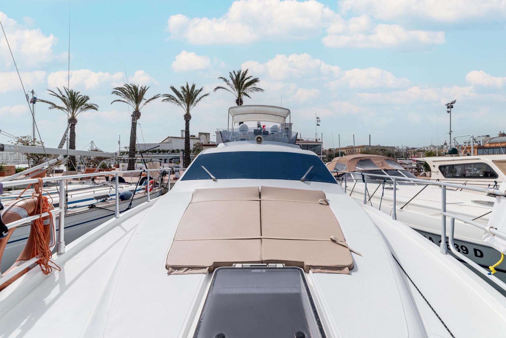"Ultima" Love Boat Bari Luaran gambar